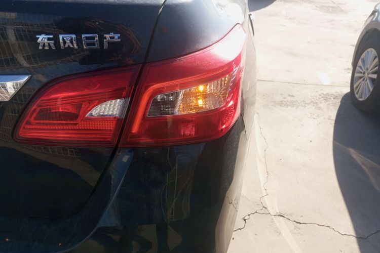 日产 轩逸 2022款 经典 1.6XE CVT舒适版车身外观9