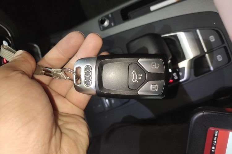 奥迪Q5L 2018款 40 TFSI 荣享进取型 国V中控内饰11