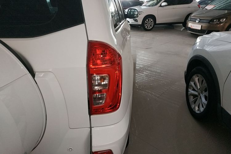 奇瑞 瑞虎3 2016款 1.6L CVT智尚版车身外观9