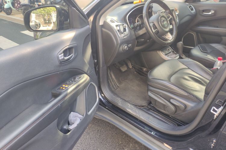 Jeep 指南者 2017款 200T 自动家享版中控内饰20