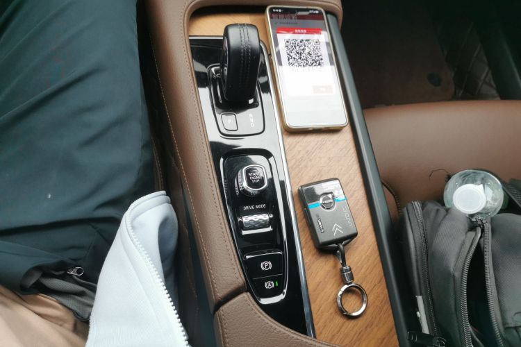 沃尔沃S90 2021款 B5 智逸豪华版中控内饰18