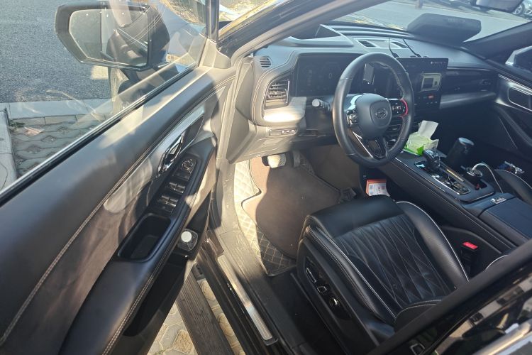 广汽传祺 传祺GS8 2022款 双擎系列 2.0TM 四驱尊贵版 （七座）中控内饰20