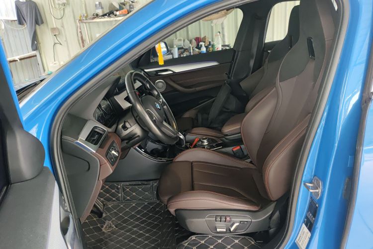 宝马X2 2021款 改款 sDrive25i 曜夜版局部细节19