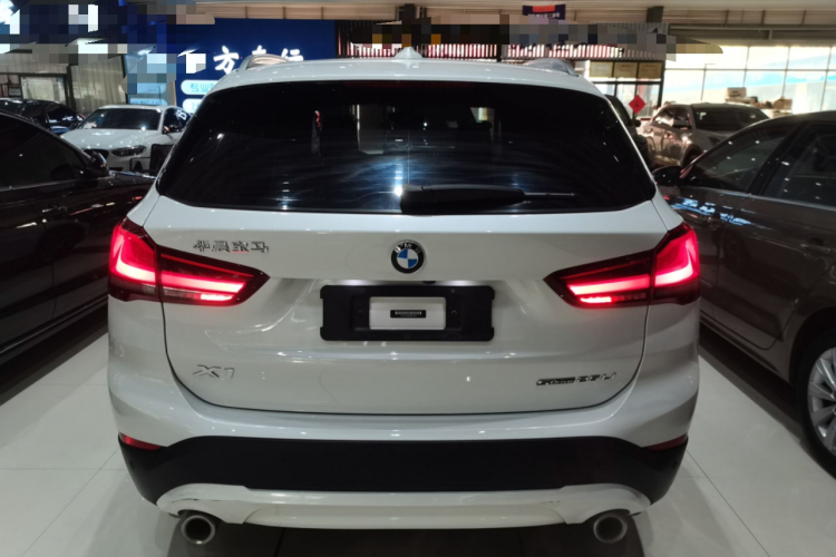 宝马X1 2021款 改款 sDrive25Li 领先型车身外观6