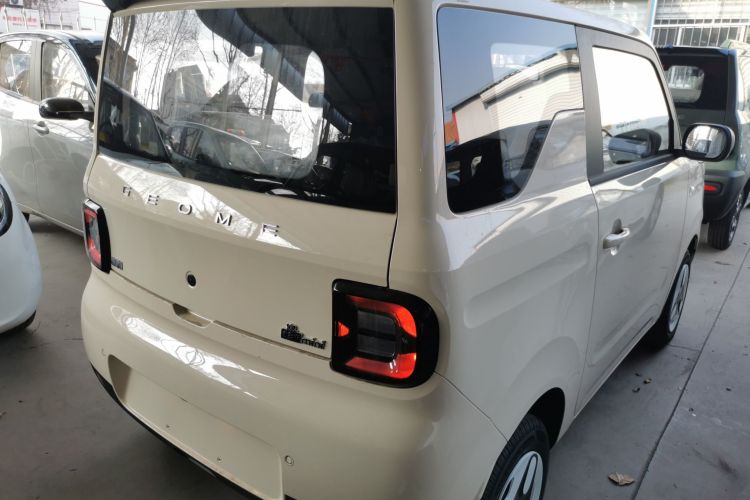 吉利银河 熊猫 2025款 210km 元气熊车身外观7