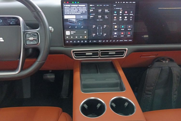 理想汽车 理想L9 2022款 Max中控内饰16