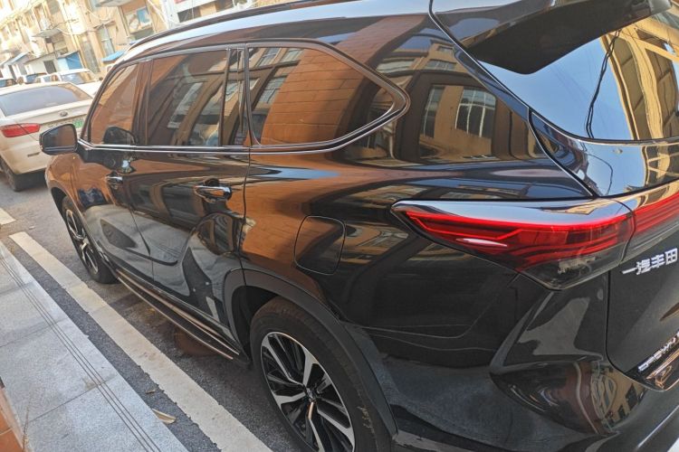 丰田 皇冠陆放 2022款 2.0T 四驱劲享版车身外观4