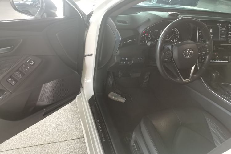 丰田 亚洲龙 2019款 2.5L Touring尊贵版 国VI中控内饰20