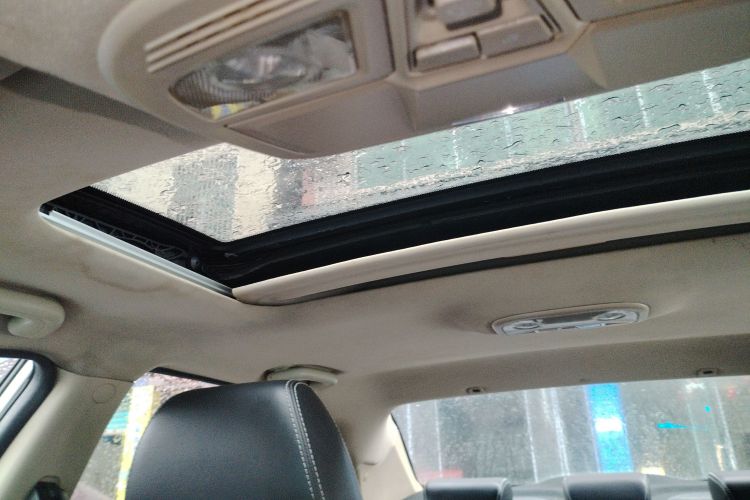 吉利汽车 帝豪 2017款 三厢百万款 1.5L CVT向上版中控内饰22