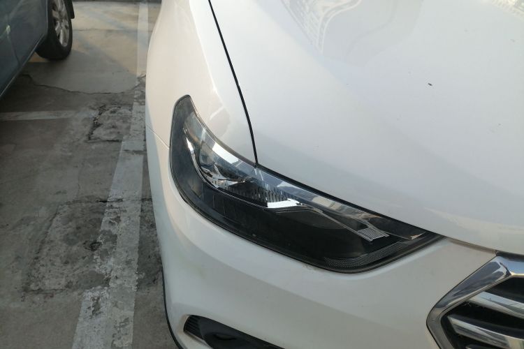 哈弗H6 2017款 蓝标 运动版 1.5T 手动两驱精英型车身外观8