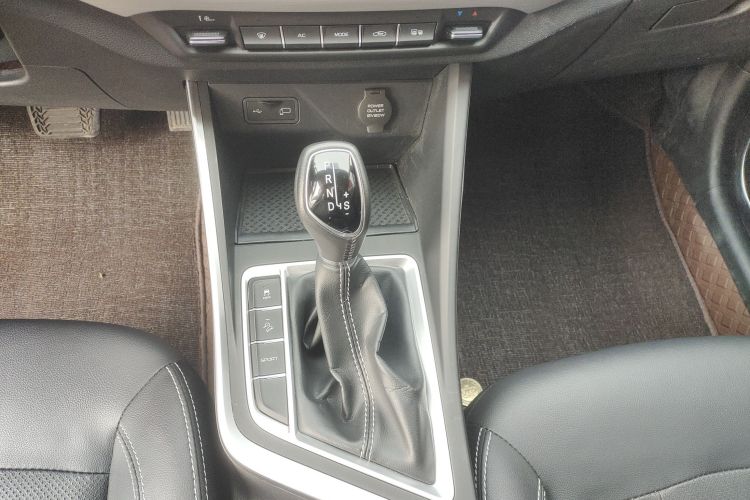 吉利汽车 远景X3 2019款 升级版 1.5L CVT尊贵型中控内饰18