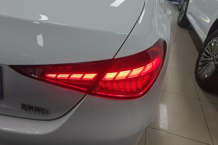 奔驰C级 2023款 C 260 L 运动版车身外观6006