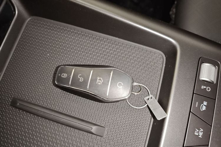 比亚迪 秦PLUS 2025款 DM-i 智驾版 128KM进取型中控内饰11