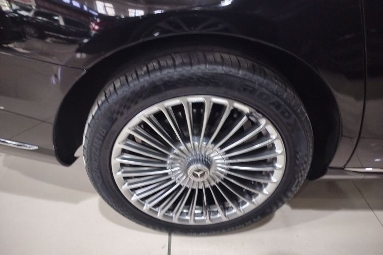 奔驰E级 2018款 改款 E 200 L车身外观6008