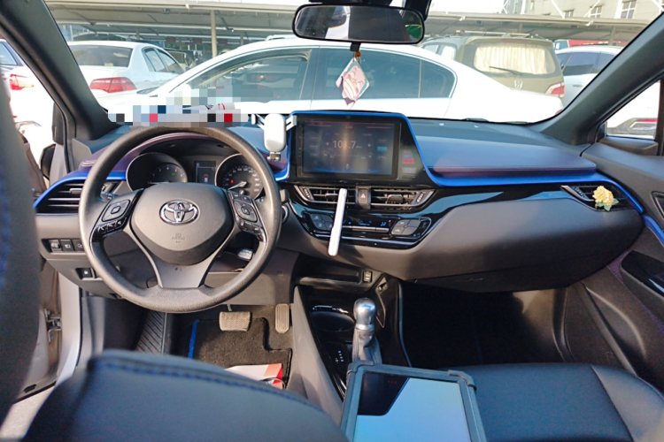 丰田C-HR 2020款 2.0L 领先版中控内饰12