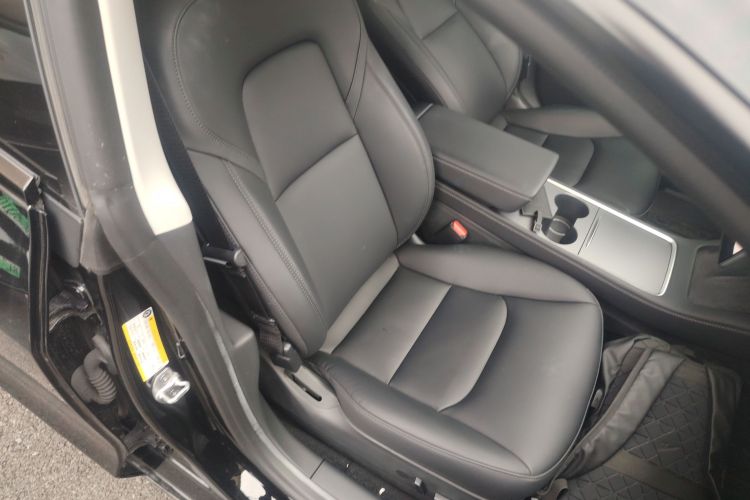 特斯拉 Model 3 2022款 后轮驱动版局部细节41