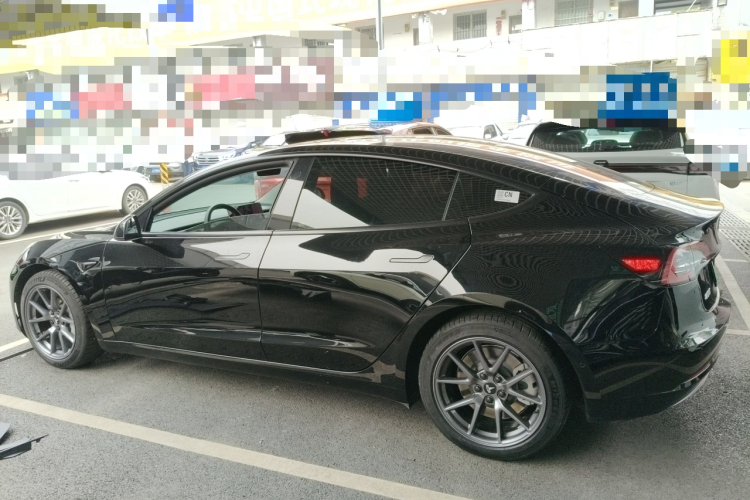 特斯拉 Model 3 2022款 后轮驱动版车身外观4