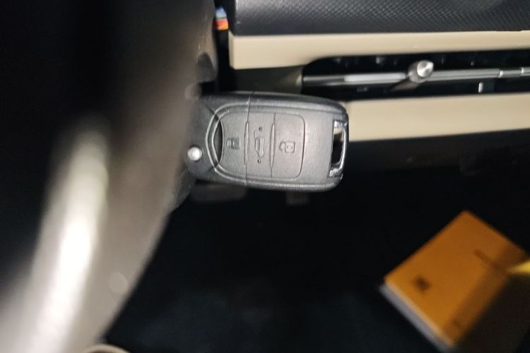 五菱汽车 五菱缤果 2023款 333km 快享款中控内饰11