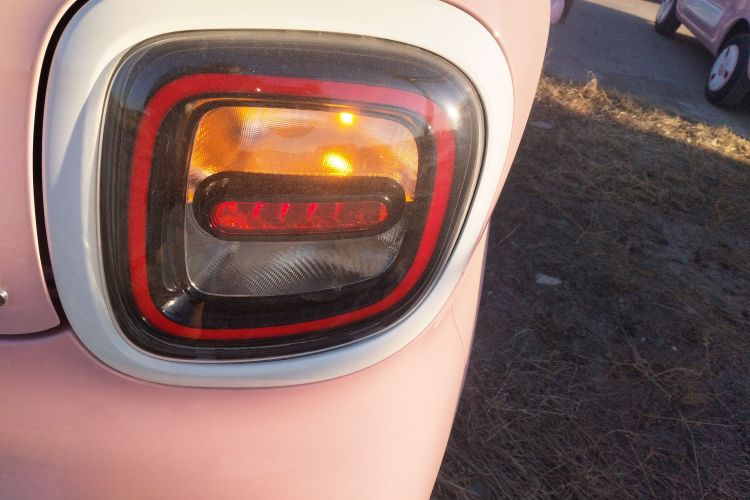 奔腾小马 2026款 222km 萌趣马车身外观9