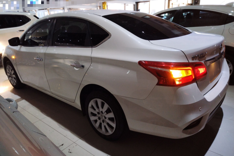 日产 轩逸 2022款 经典 1.6XE CVT舒适版车身外观4