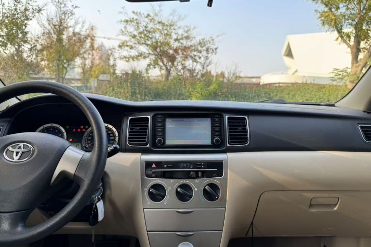 丰田 花冠 2013款 1.6L 自动卓越版中控内饰16