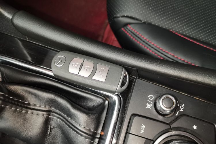 马自达3 昂克赛拉 2017款 三厢 1.5L 自动豪华型 国V中控内饰7001