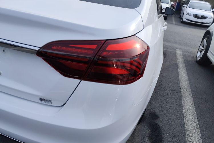 吉利汽车 帝豪 2019款 领军版 1.5L CVT豪华型 国VI车身外观9