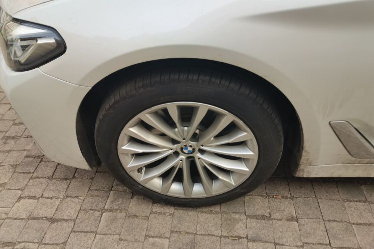 宝马5系 2021款 525Li 豪华套装车身外观6007