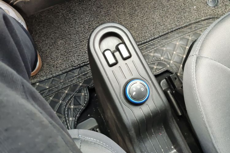 五菱汽车 宏光MINIEV 2020款 自在款 磷酸铁锂中控内饰18