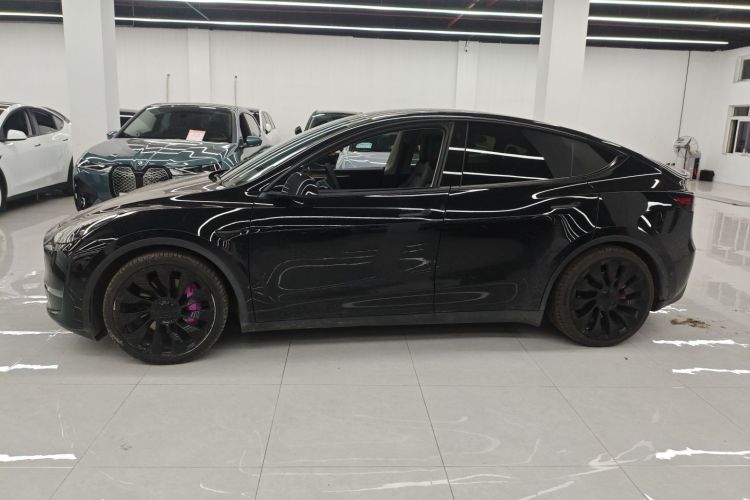 特斯拉 Model Y 2022款 Performance高性能全轮驱动版车身外观4