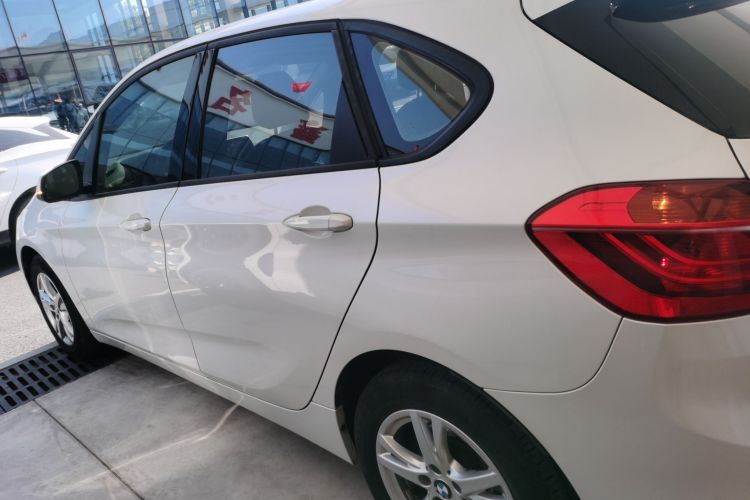 宝马2系旅行车(进口) 2015款 218i 领先型车身外观4