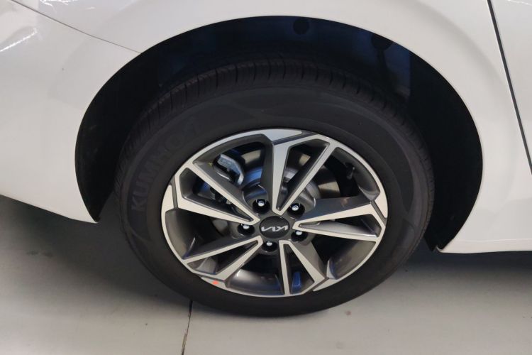 起亚K3 2024款 1.5L CVT舒适优享版车身外观6008