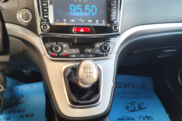 哈弗H6 2017款 蓝标 运动版 1.5T 手动两驱精英型中控内饰18