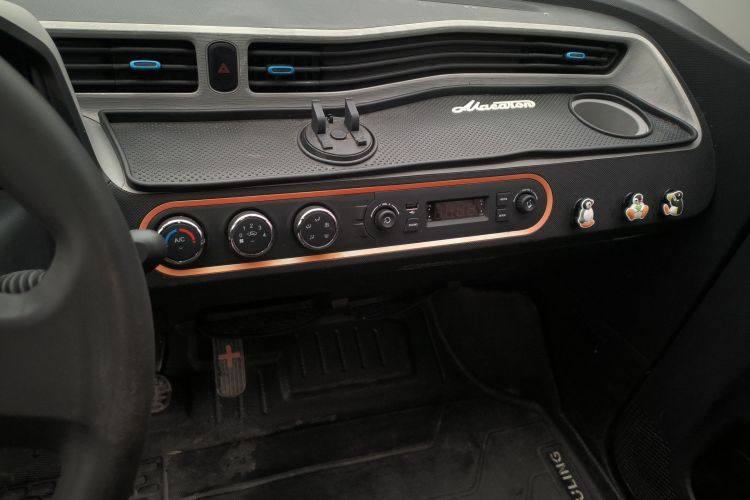 五菱汽车 宏光MINIEV 2020款 自在款 磷酸铁锂中控内饰16