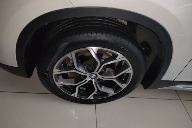 宝马X1 2020款 sDrive20Li 尊享型车身外观6007