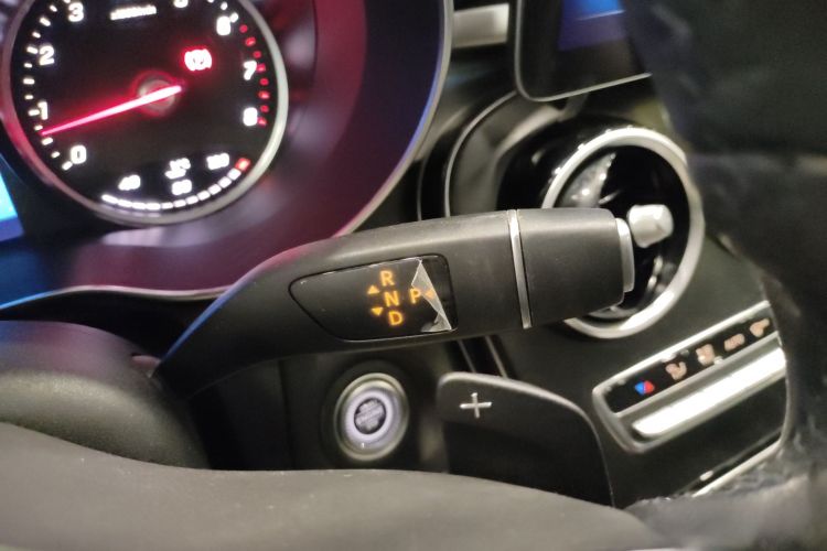 奔驰C级 2019款 C 180 L 时尚型运动版局部细节18