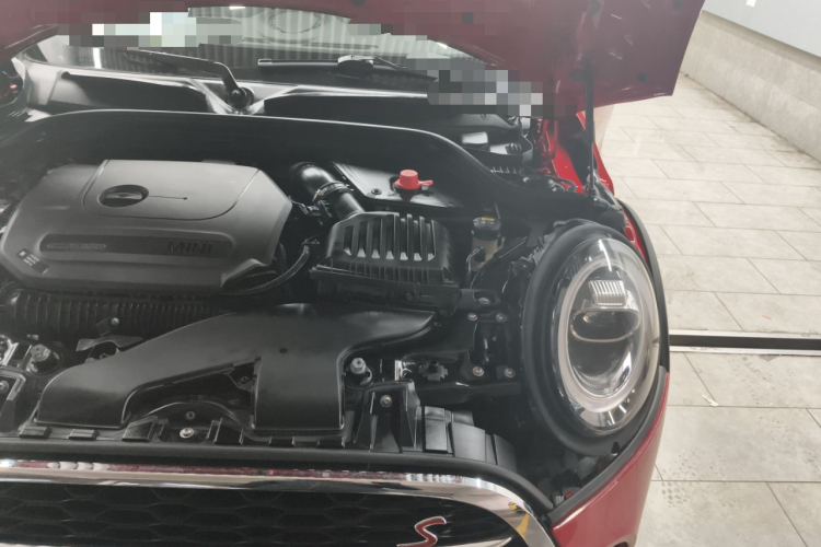 MINI 2019款 2.0T COOPER S 经典派 五门版机舱底盘26