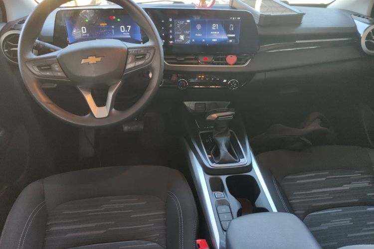 雪佛兰 科鲁泽 2024款 1.5L 双离合乐享版中控内饰12