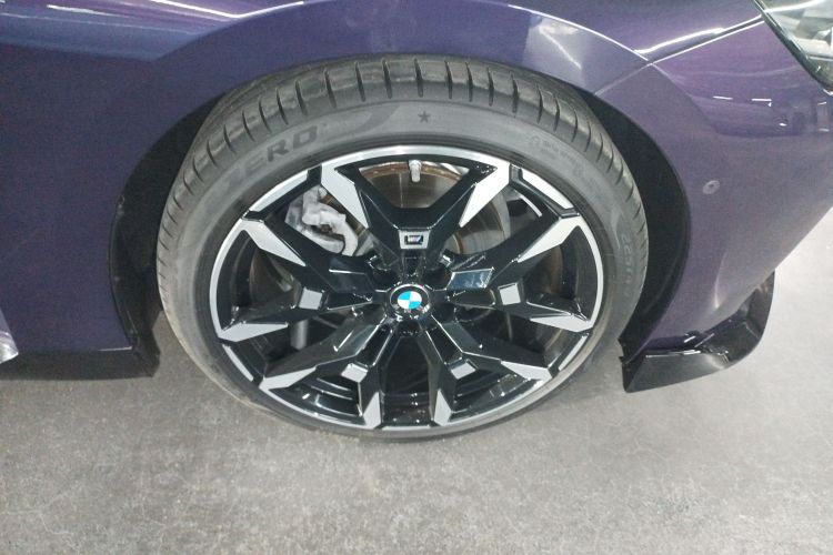 宝马2系(进口) 2025款 225i M运动曜夜套装车身外观10