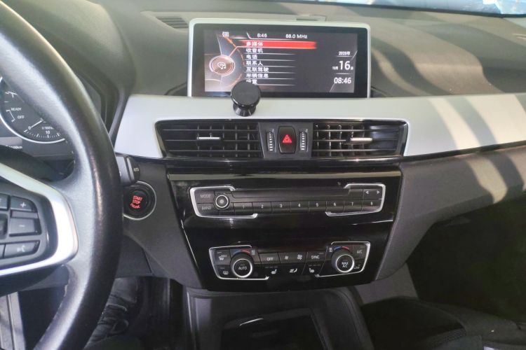 宝马X1 2016款 sDrive18Li 尊享型中控内饰16