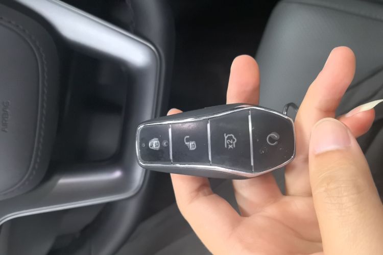 比亚迪 秦L 2025款 DM-i 智驾版 120KM超越型中控内饰7001