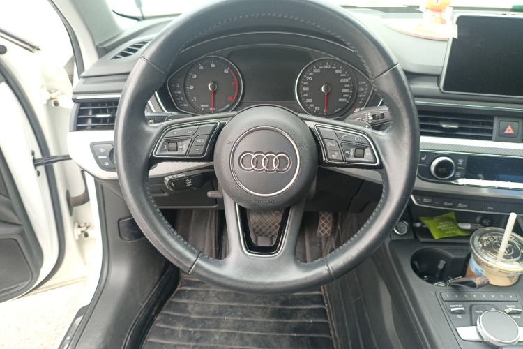 奥迪A4L 2017款 Plus 40 TFSI 时尚型局部细节13