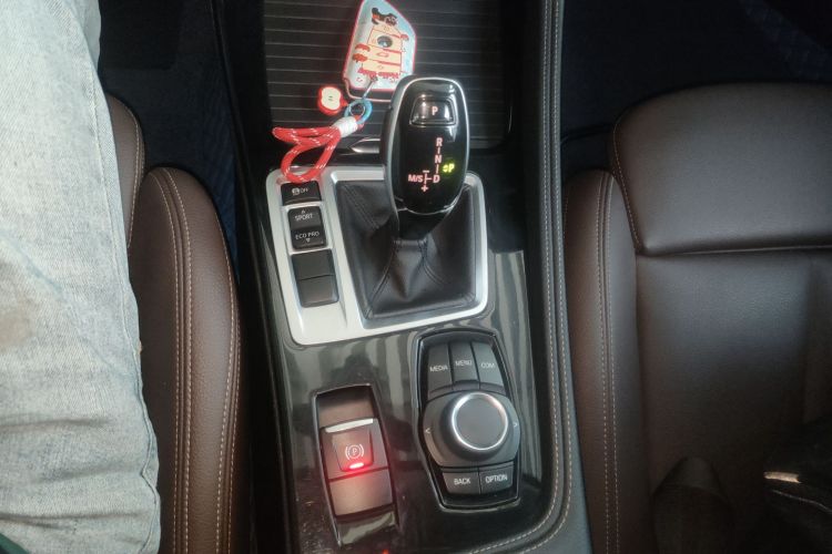 宝马1系 2020款 120i M运动套装局部细节18