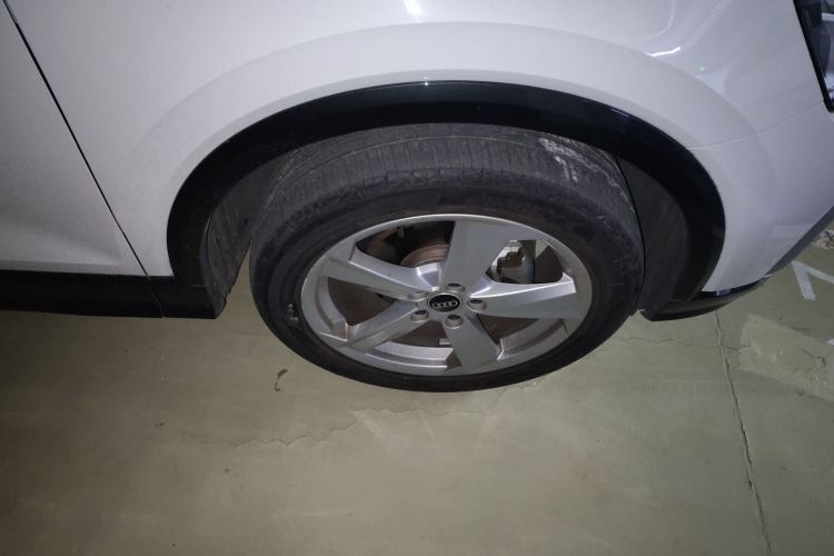 奥迪Q2L 2022款 35 TFSI 进取致雅型车身外观10