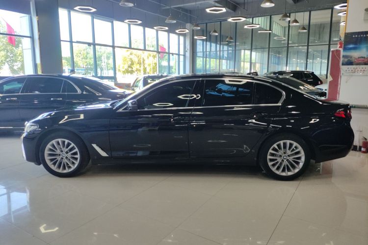 宝马5系 2021款 525Li 豪华套装车身外观4