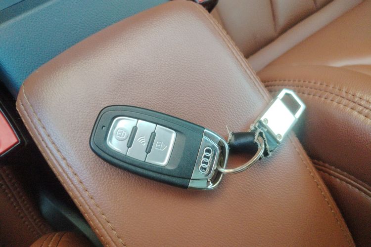 奥迪A3 2018款 30周年年型 Limousine 35 TFSI 运动型中控内饰11