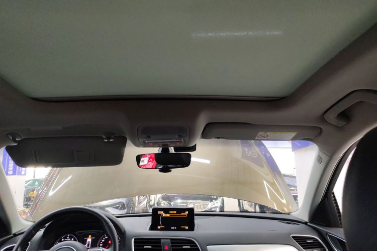 奥迪Q3 2017款 30 TFSI 时尚型中控内饰22