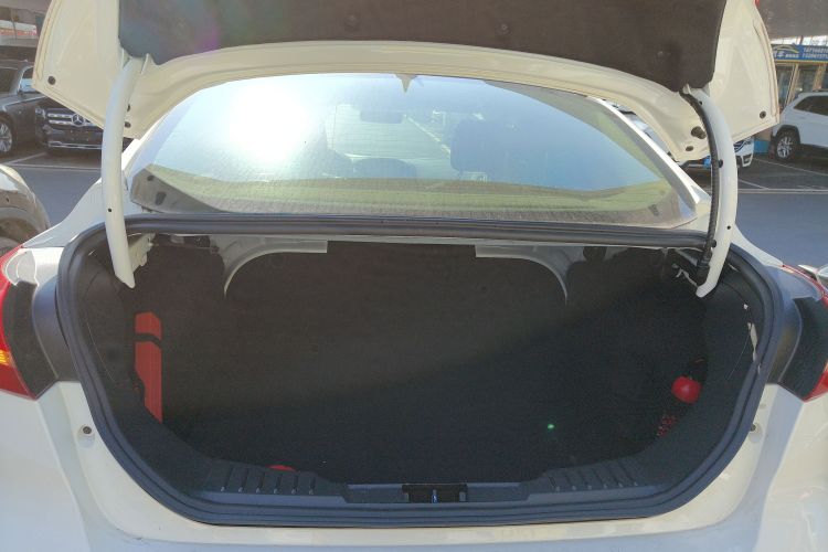 福特 福克斯 2017款 三厢 EcoBoost 180 自动精英型机舱底盘23