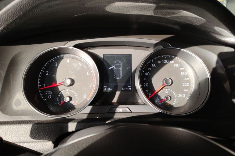 大众 高尔夫 2017款 230TSI 自动舒适百万辆纪念版中控内饰14