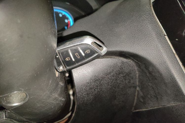 中华H530 2017款 1.6L 手动舒适型中控内饰7001